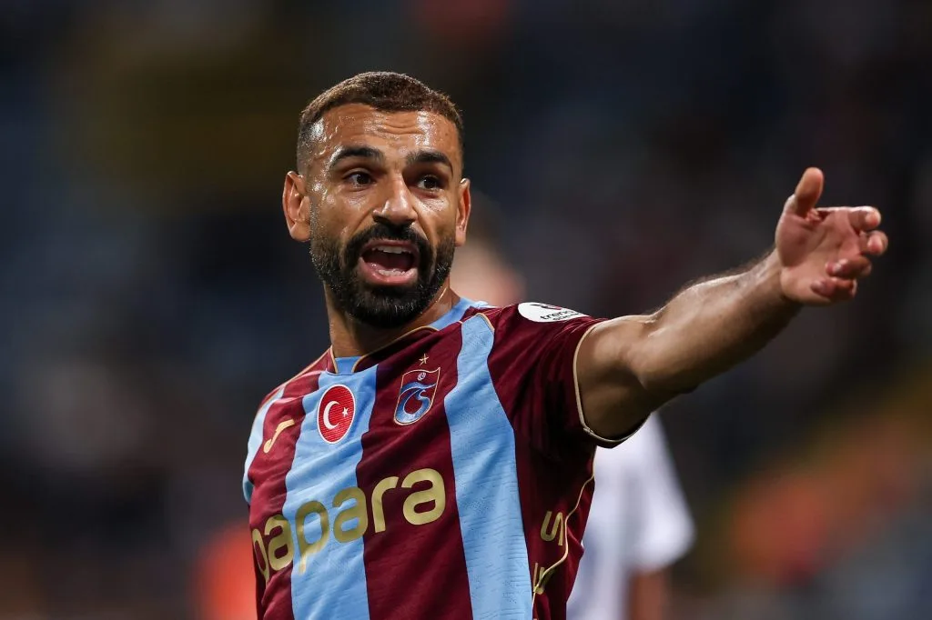 Mohamed Salah é proibido de dirigir por seis meses na Inglaterra; entenda o caso