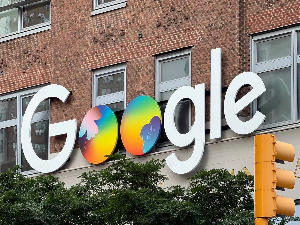 Dona do Google, Alphabet perde US$ 700 bi em valor de mercado com dúvidas sobre IA