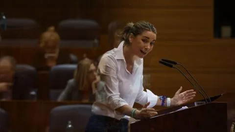 Espinar califica a Ayuso de "conseguidora" y repasa sus escánadalos: "Por el ático muere el pez"