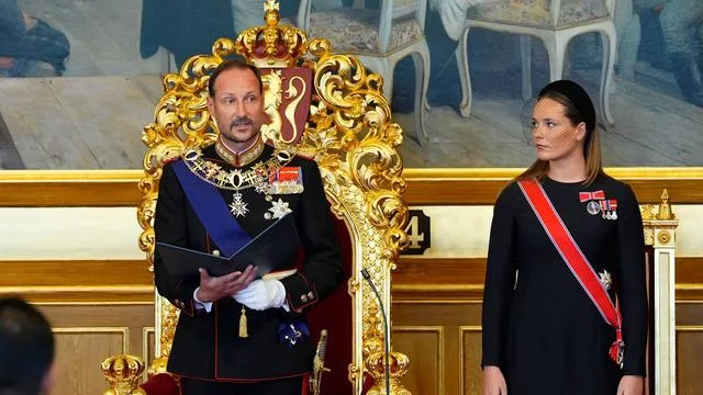 Thronwechsel in Norwegen: Historischer Moment: König Haakon VIII. hat Eid abgelegt
