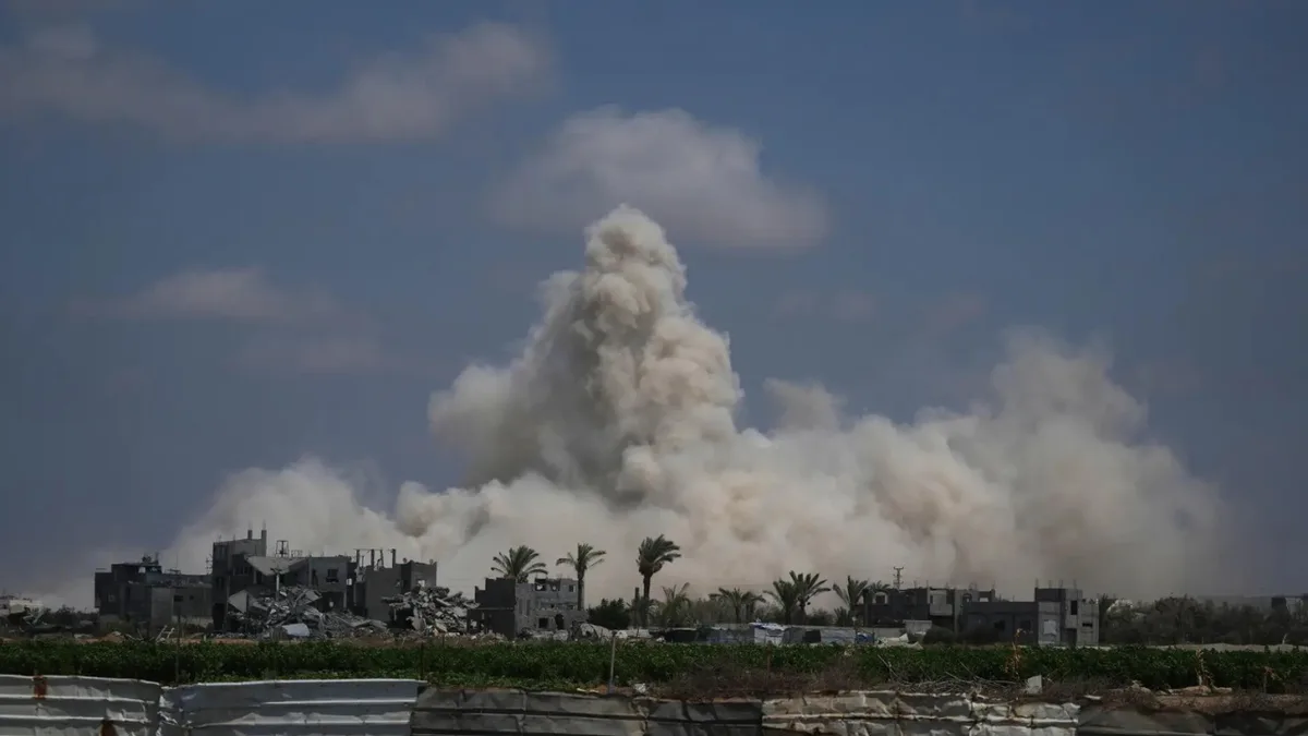 Israel accuses Gaza of launching balloons and kites; responds with airstrikes