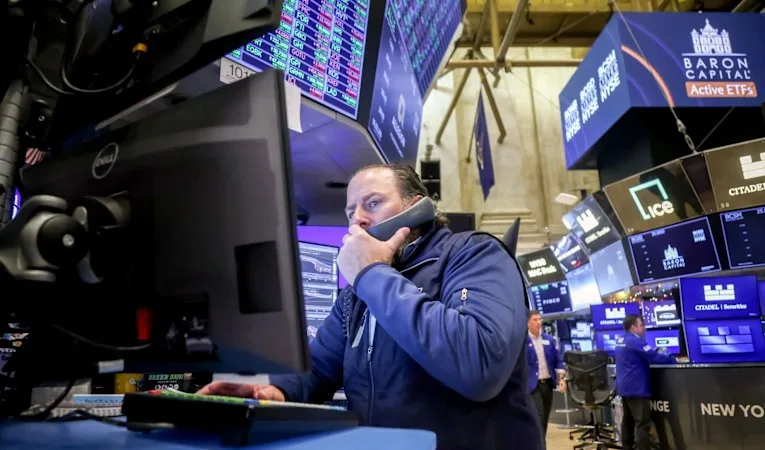 ASX set to dip, tech stocks weigh on Wall Street