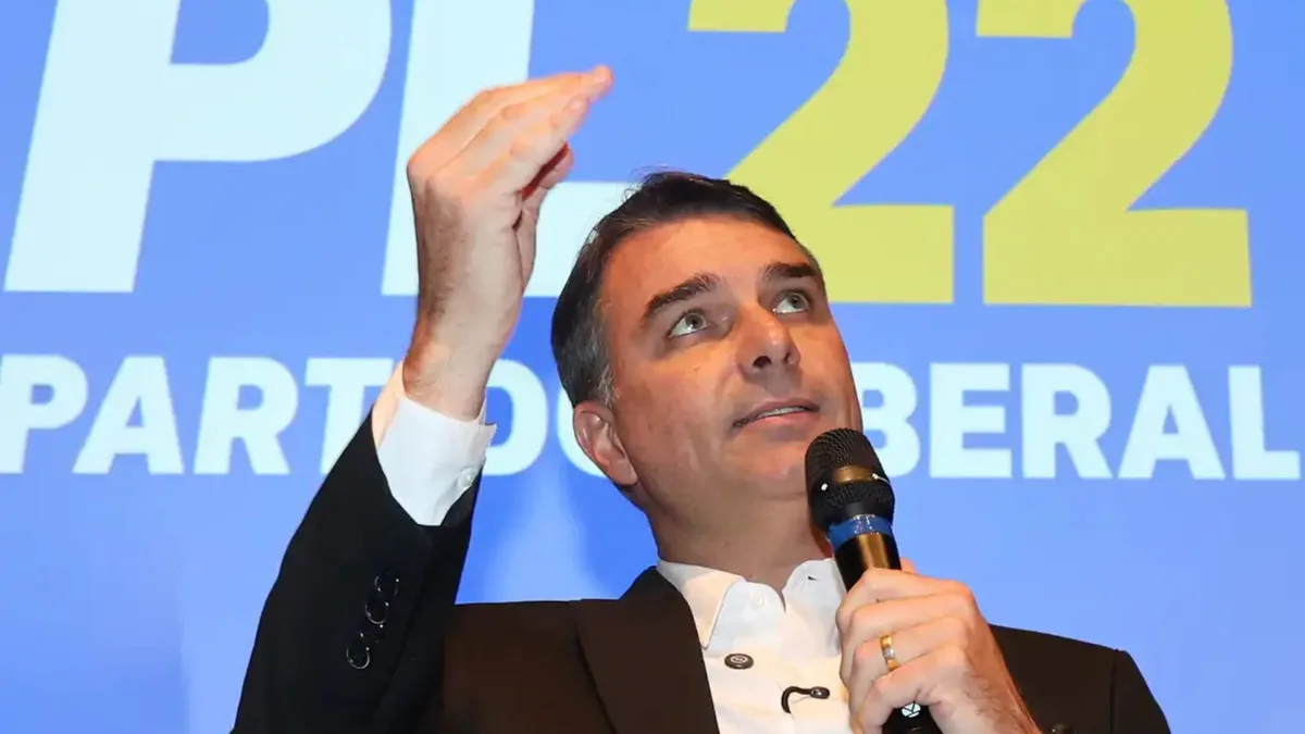 PF divulga encontros entre Flávio Bolsonaro e Vorcaro; veja a lista