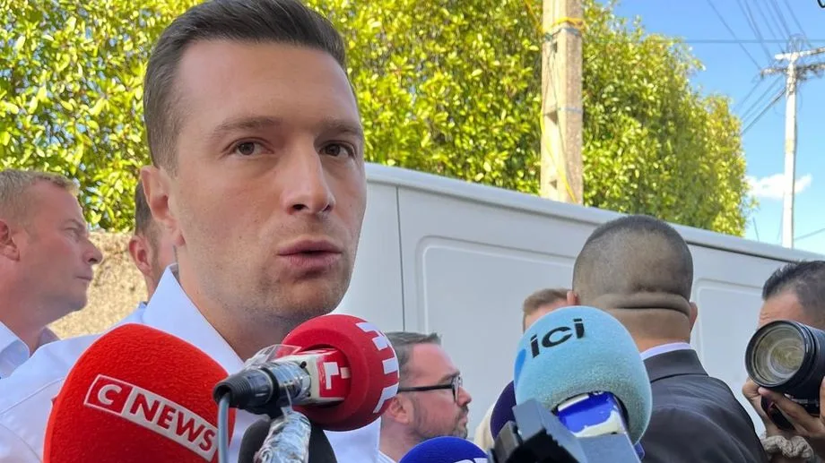 Carcassonne : Jordan Bardella dénonce des propos "ignobles" et juge le policier "indigne de porter l'uniforme"