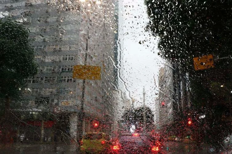 Novo sistema começa a atuar no Paraná e traz chuva e calor