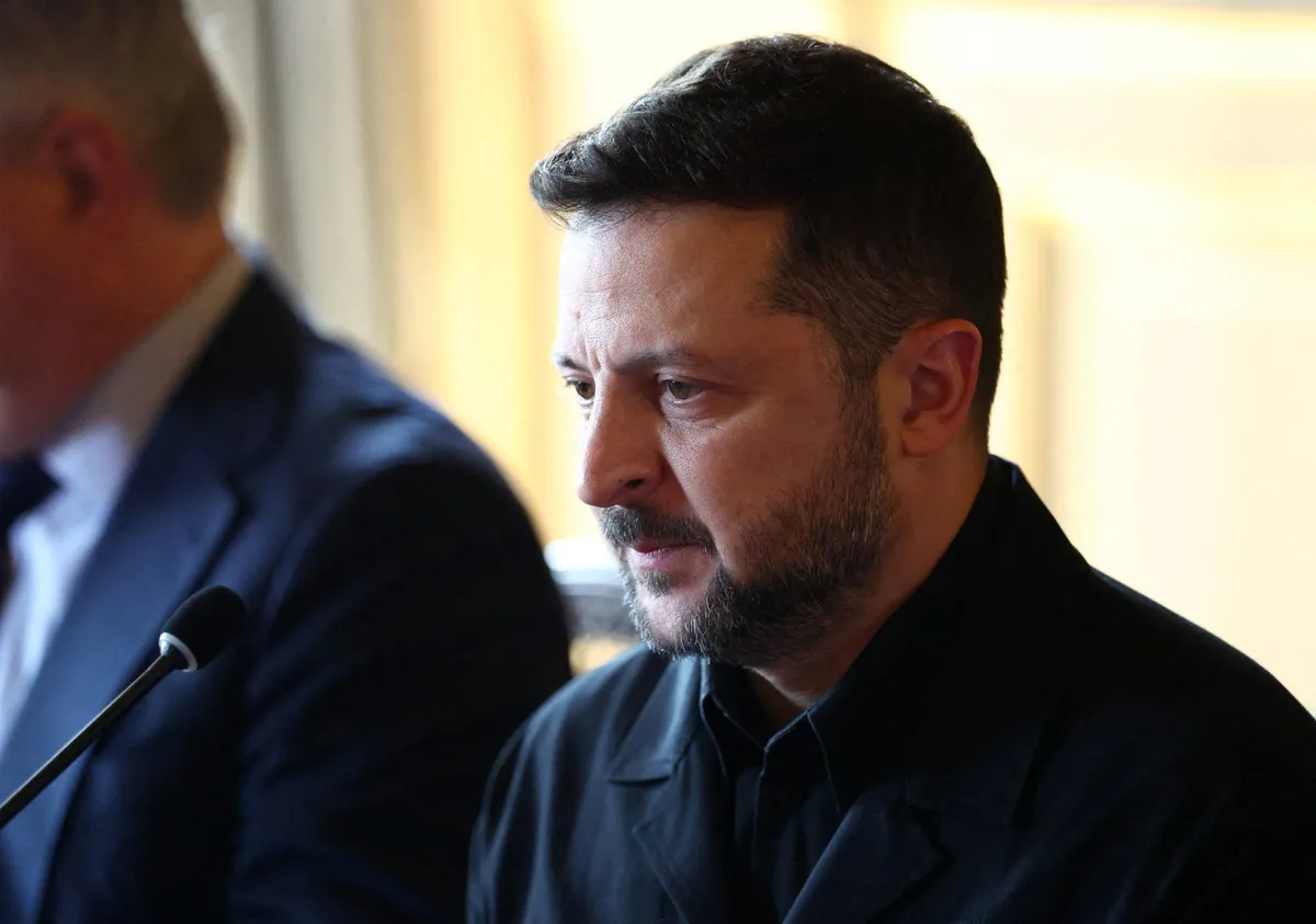 Tragédia em Kiev: 37 morrem após ataque russo a depósito e Zelensky critica ‘negligência’