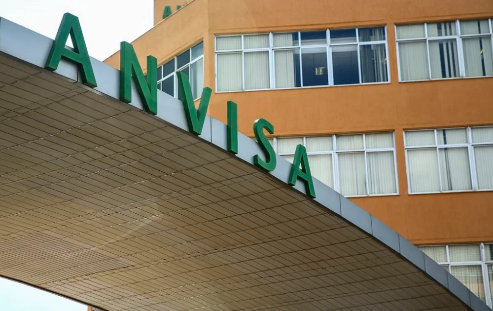 Anvisa inicia processo para regulamentar uso de apps de delivery na entrega de medicamentos