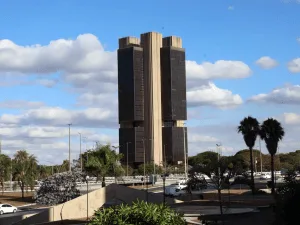 Banco Central corta Selic em 0,25 ponto pela 5ª vez seguida, para 13,75% ao ano