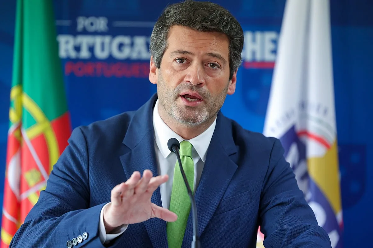 Ventura pede "transparência" ao Governo sobre compra de participação na REN perante dúvidas sobre "comissões"