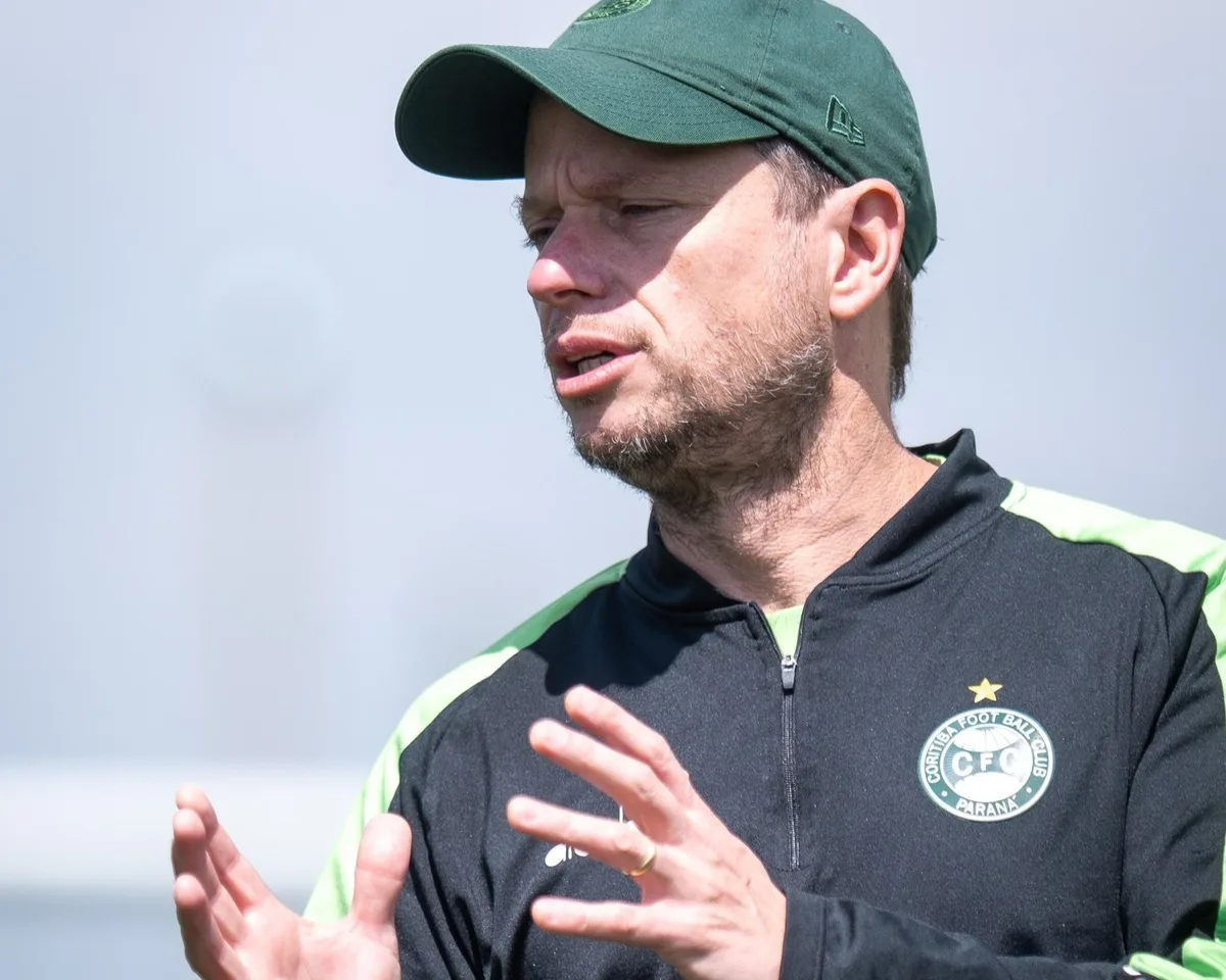 Escalação do Coritiba: Seabra tem reforços à disposição, mas perde Jacy contra o Vasco