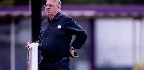 Corinthians volta a atrasar direitos de imagem e dívida chega a dois meses
