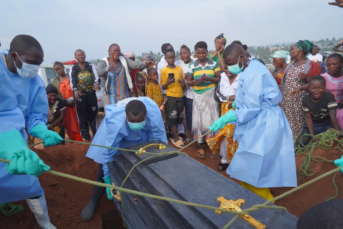 El brote de ébola en Congo se convierte en el peor del país, con más de 2,300 muertos