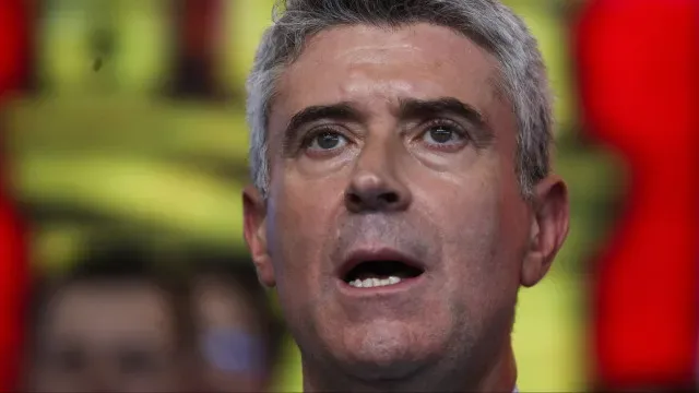 Carneiro devolve desafio a Ventura: "Perguntem ao Chega" se apoia PS
