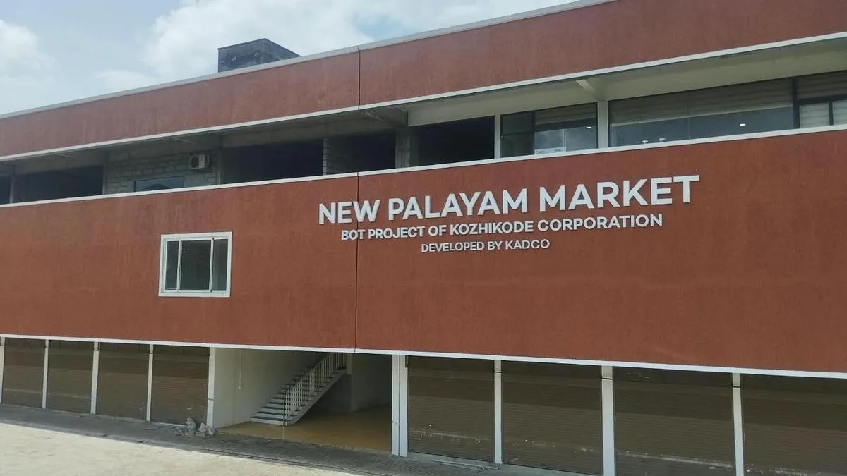 A section of traders at Palayam market agree to shift to Kalluthankadavu