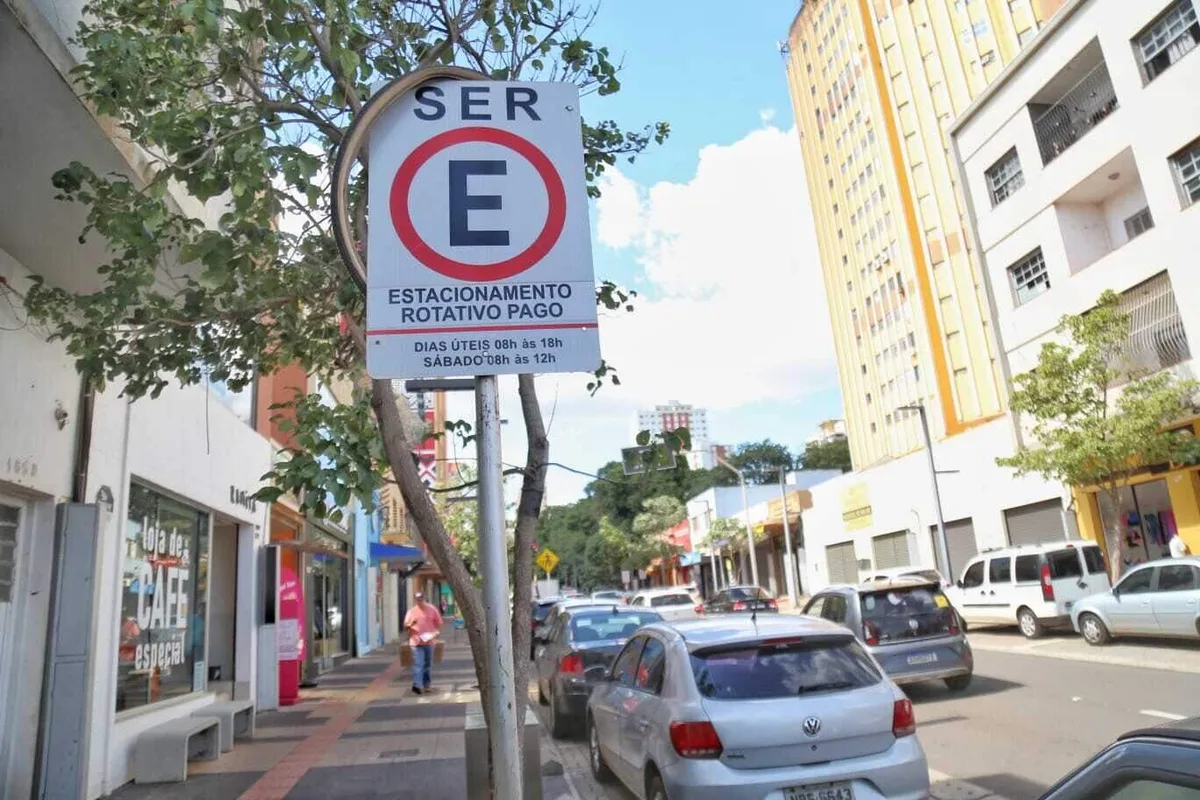 Prefeita promete pôr fim à novela do parquímetro até o fim do ano