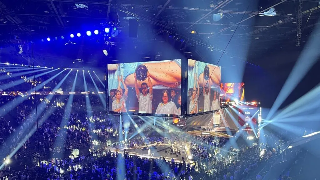 France: à Paris, l'équipe russe Spirit rayonne en clôture de la Coupe du monde d’e-sport