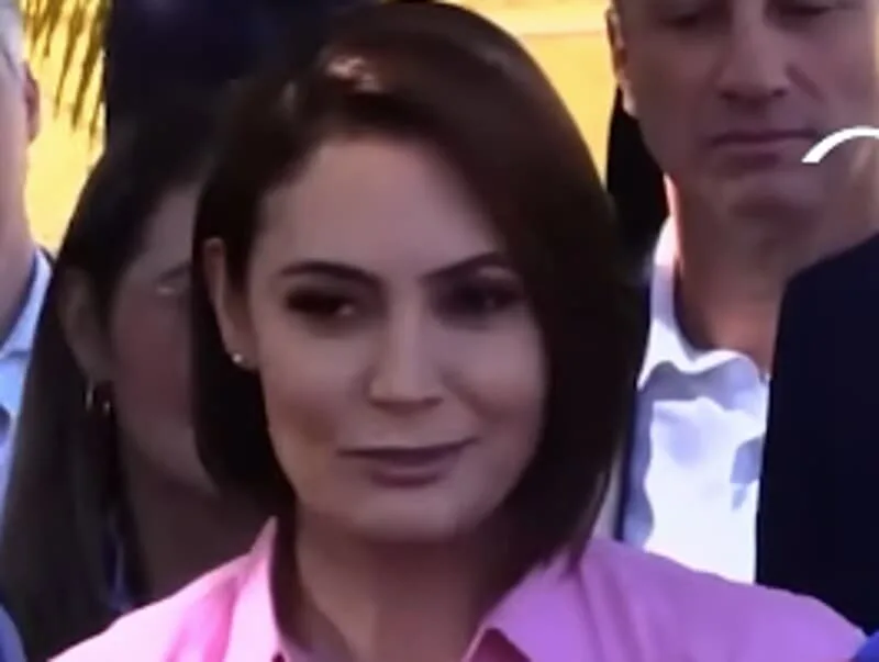 Michelle diz que perdoou Flávio: "não guardo mágoas de ninguém"