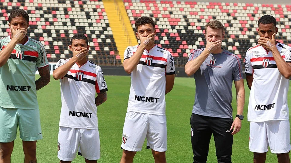 Botafogo-SP faz ação em jogo do sub-20 para conscientizar sobre violência contra mulheres