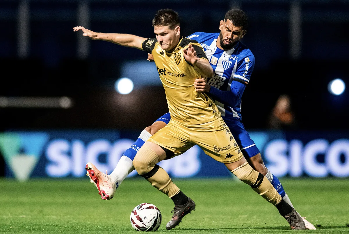 De virada, Avaí vence o Sport e deixa o Z4 da Série B
