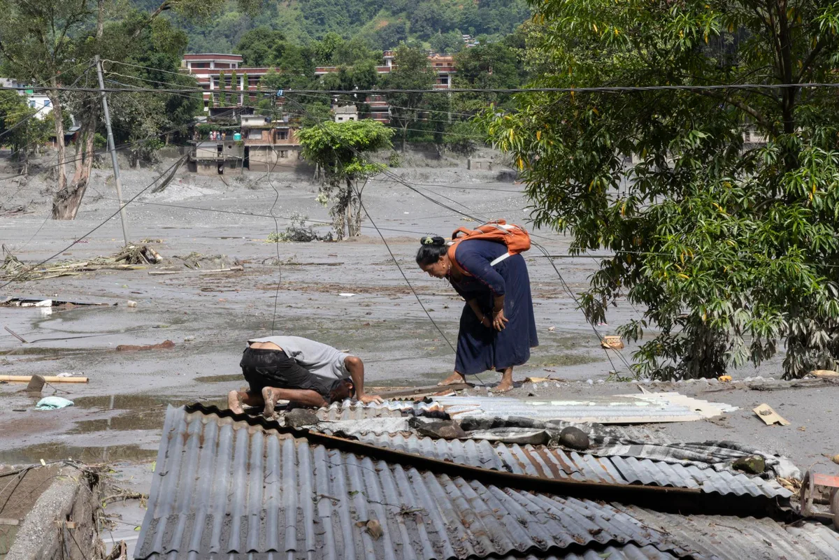 El Dalái Lama reza "por todos los que han perdido la vida" en la riada de Nepal y Tíbet