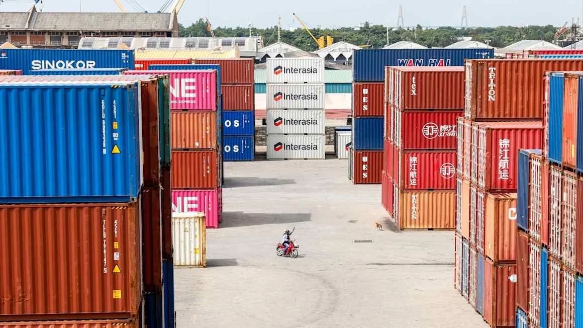 Shipping industry warns small battery exemption increases fire risk on vessels