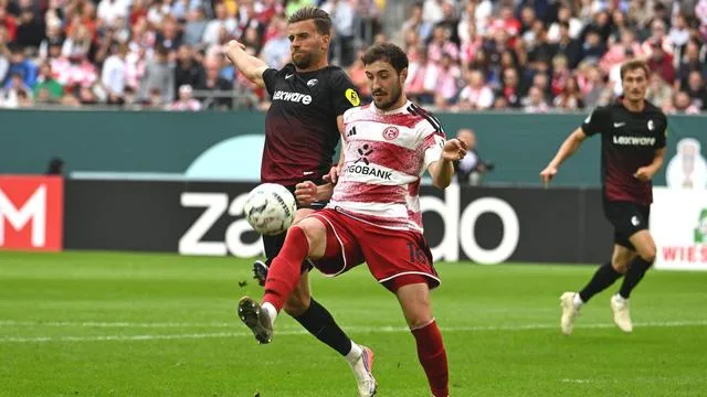 DFB-Pokal: Flieger gen Freiburg wartet: Höler zwischen Tor und Geburt