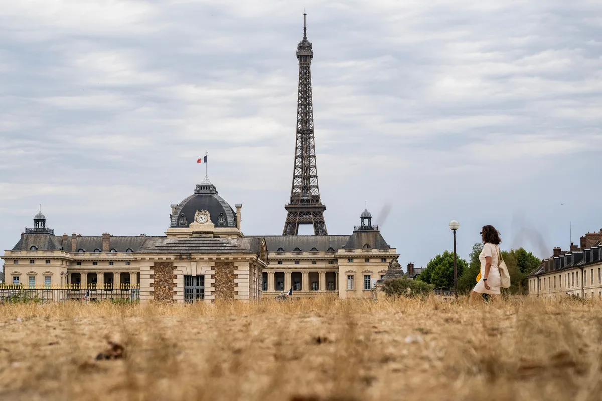 Chambord, Carcassonne, Saint-Malo : ces joyaux du patrimoine français menacés par les risques climatiques