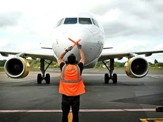 « Ça me prend 4 ou 5 h par semaine » : il suit avec attention les déplacements en avion des équipes de Ligue 1