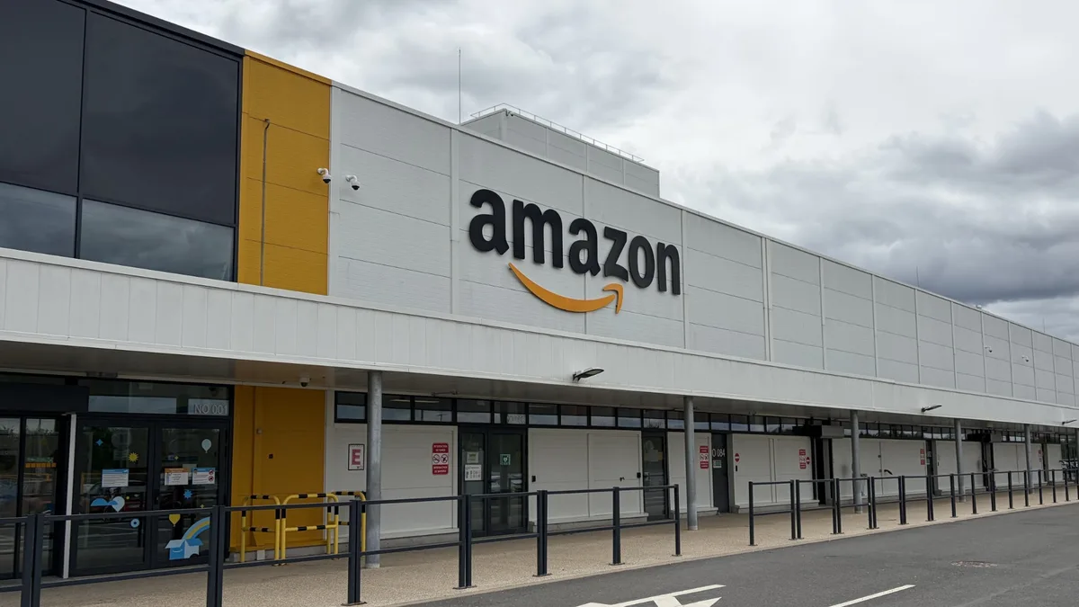 Amazon rend son chatbot plus utile pour éviter les arnaques en ligne: il permet de vérifier si un mail prétendument envoyé par la société est un faux
