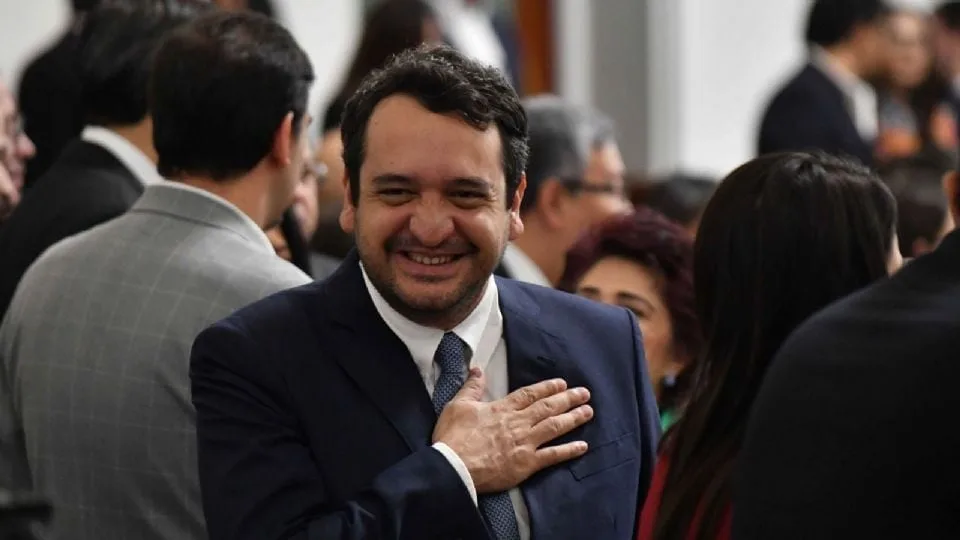 Más de la mitad de los mexicanos cree que Estados Unidos sabe “algo grave” por el retiro de la visa de Andy López Beltrán