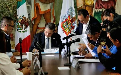 Coyoacán e INEA firman convenio para reforzar la educación; acercarán alfabetización a personas mayores de 15 años