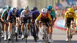 Vuelta: Bryan Coquard vence oitava etapa e Mas sobe à liderança
