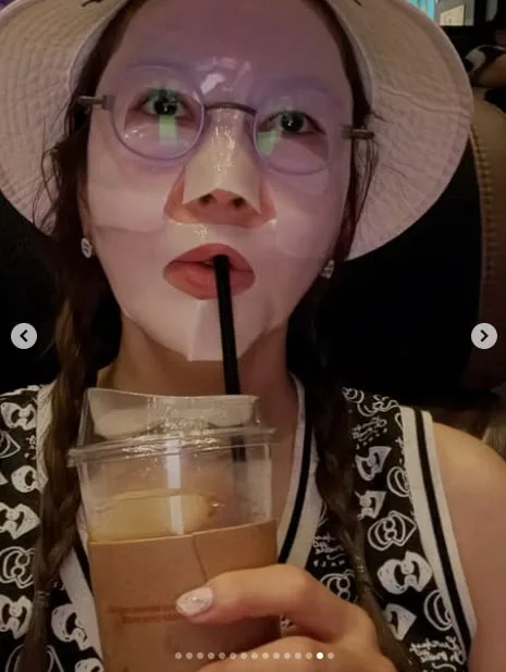 장영란, 꿀피부 비결 봤더니?..영화 관람 중에도 ‘마스크팩’