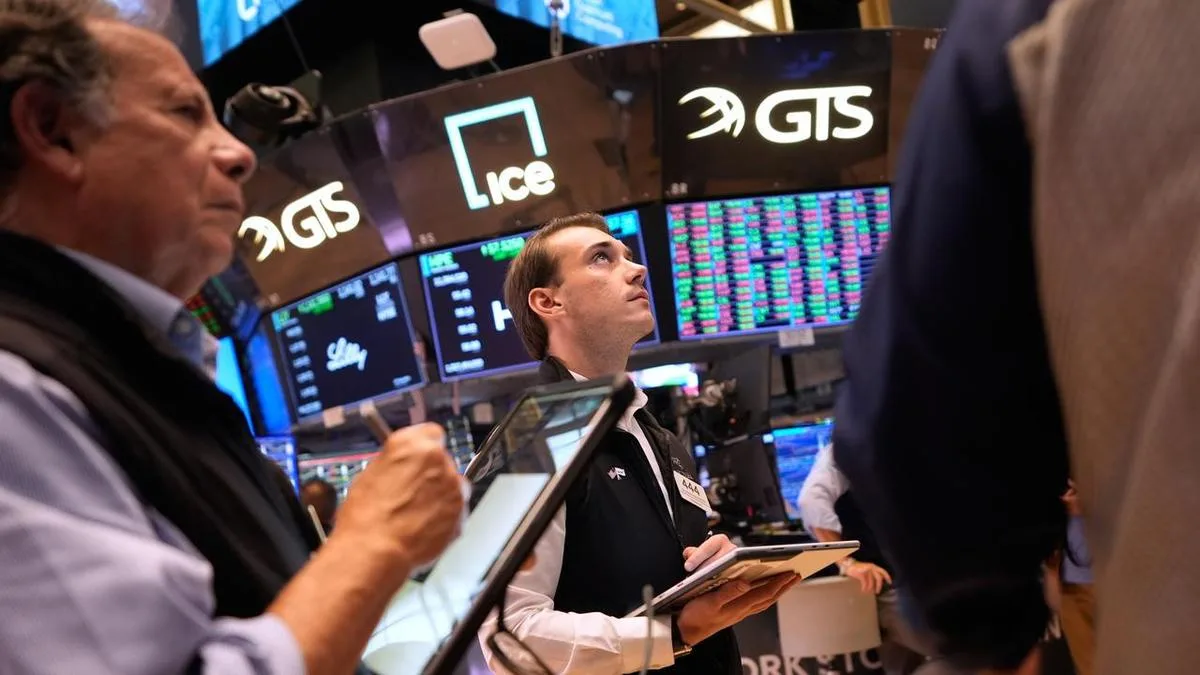 Wall Street opens little changed ahead of bank earnings