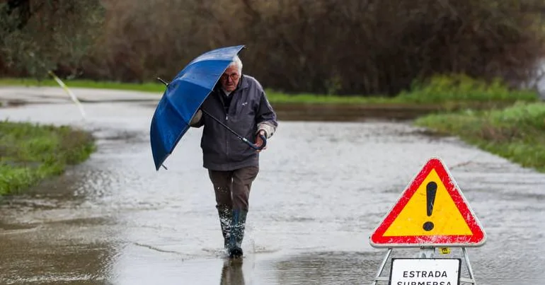Chuva. Sete distritos sob aviso amarelo na quarta-feira