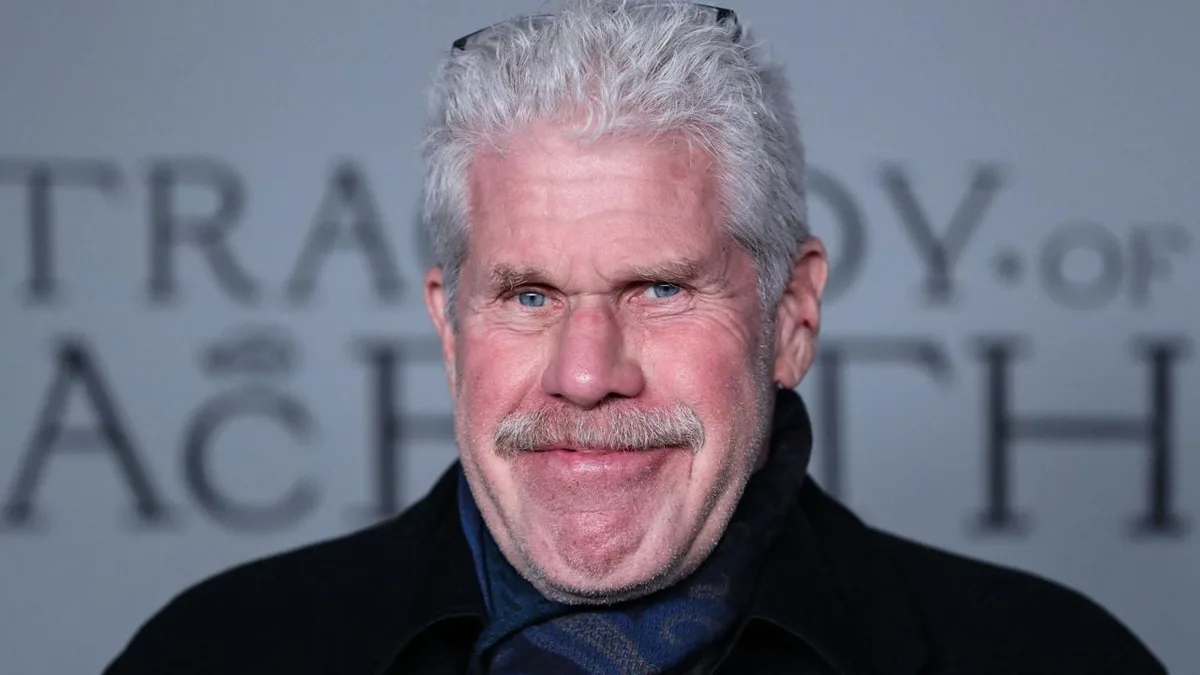"C'est peut être le plus grand rôle de ma carrière" : Ron Perlman raconte comment il a créé son personnage culte du Nom de la rose
