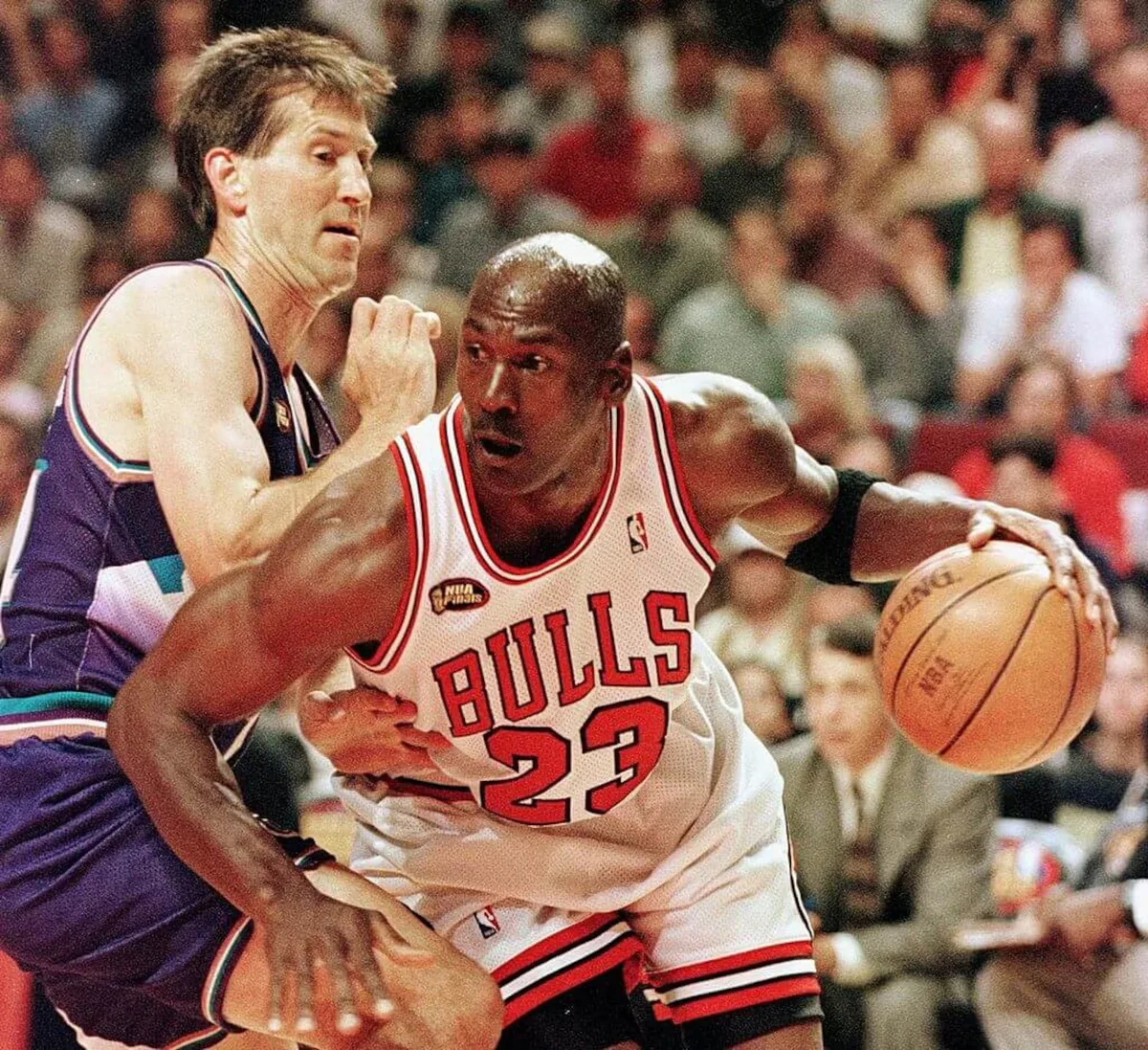 Camisa de Michael Jordan pode ser leiloada por até R$ 78 milhões
