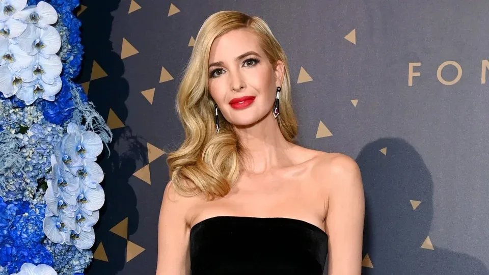 Ivanka Trump enfrenta las olas en sexy bikini durante sus vacaciones en Costa Rica (FOTOS)