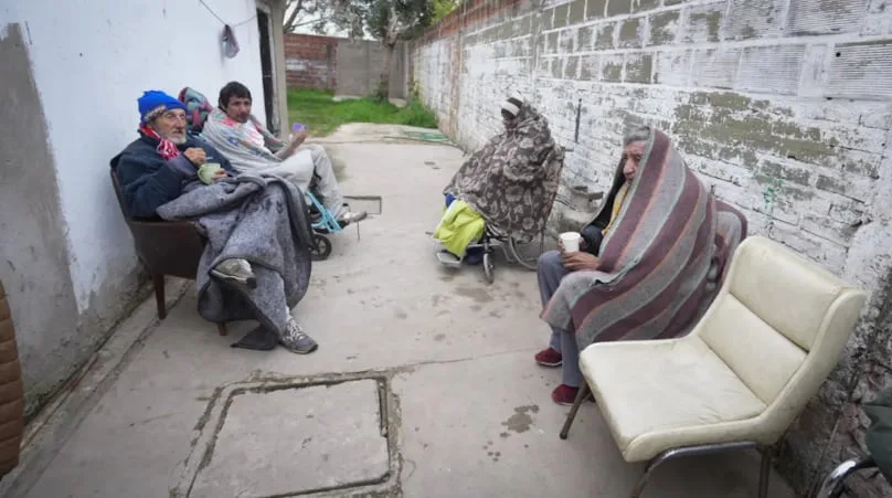 Geriátrico clandestino en Santa Fe: investigan una posible apropiación de viviendas
