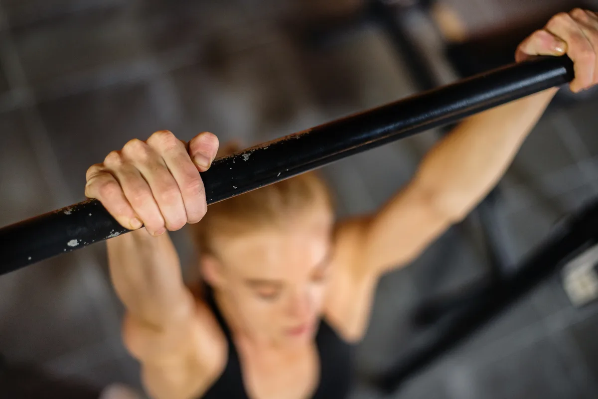 What Hanging from a Bar for 30 Seconds Can Do for Your Body