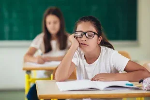 Не лень, а сигнал. Что делать, если ребенок не хочет учиться: 5 советов