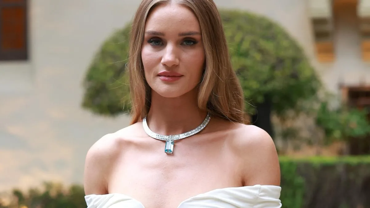 Rosie Huntington-Whiteley reveals what every model is thinking on the runway
