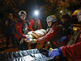 L’armée ukrainienne aveuglée et désarmée a du mal à défendre Kiev
