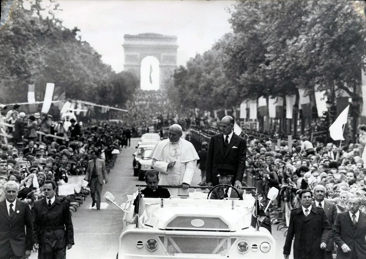 Jean-Paul II, sa première visite en France vue par L’Express en 1980 : "La foi se mesure-t-elle à l’applaudimètre ?"