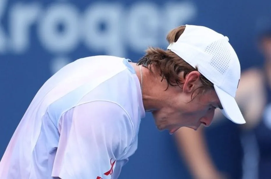 De Minaur e Mensik vencem no sufoco, Tabilo confirma
