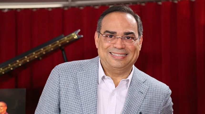Gilberto Santa Rosa publicó una foto para celebrar su cumpleaños 64 y así reaccionaron las redes