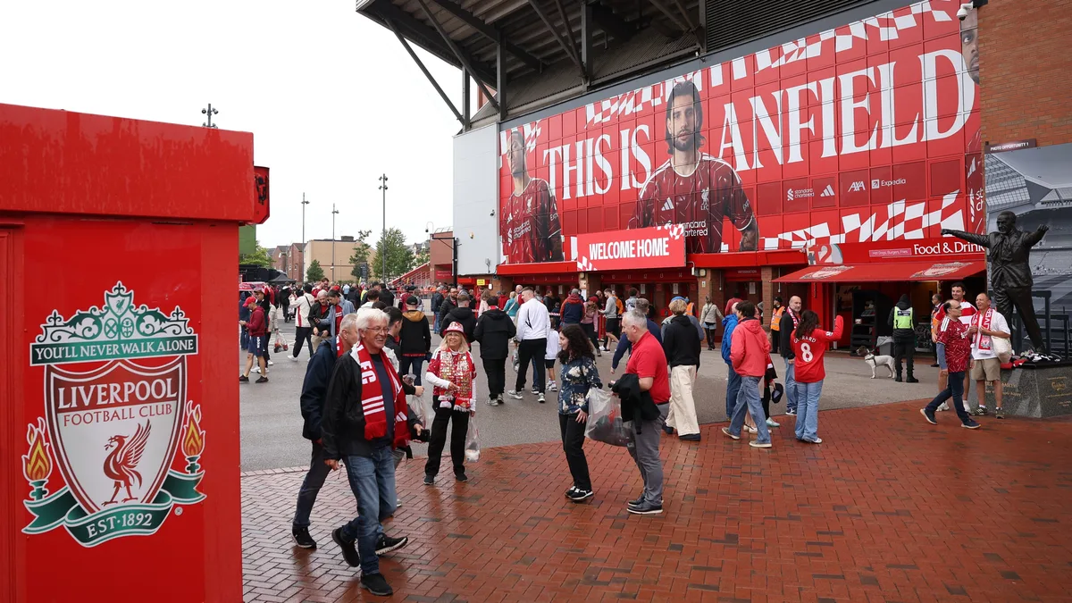 Lluvia de millones en Anfield