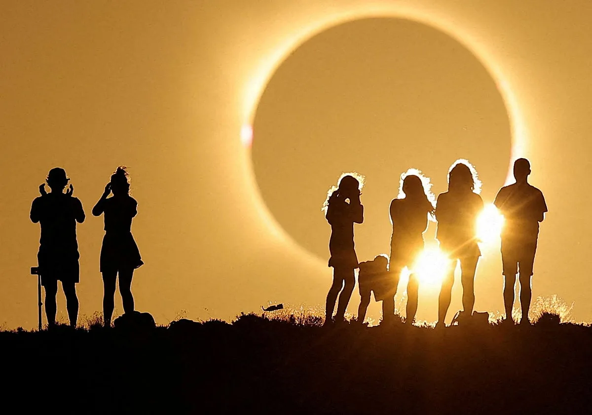 El 'eclipse andaluz' de 2027, el gran desafío: más oscuridad y millones de personas en una franja mucho más estrecha