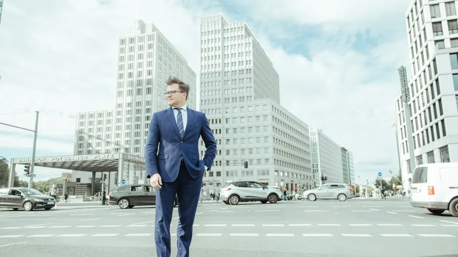 Bundesumweltminister: „Es fehlt ein deutsches E-Auto für die Breite“