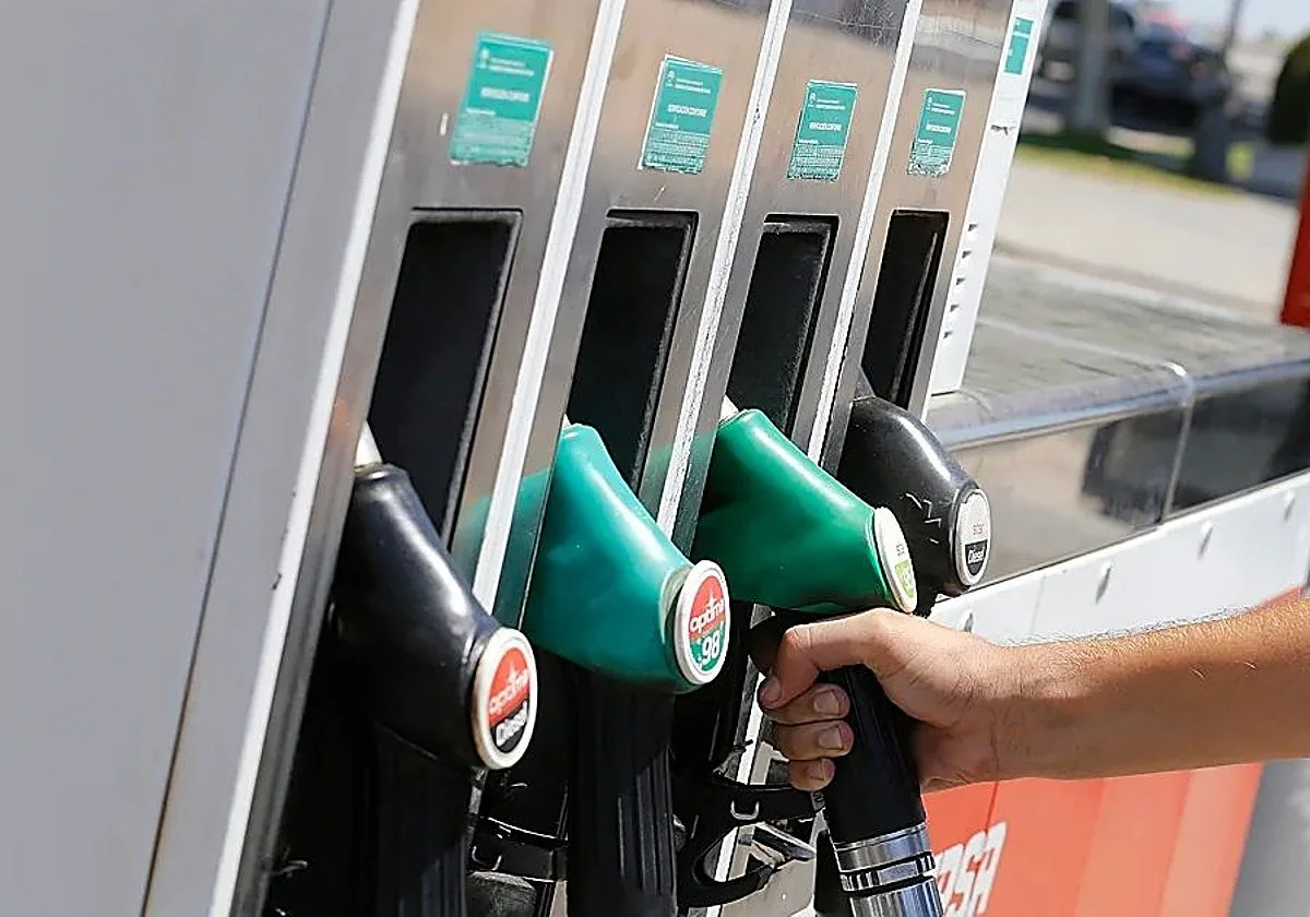 Cuáles son las gasolineras más baratas de Sevilla hoy: el ranking por menos de 1,80 euros el litro